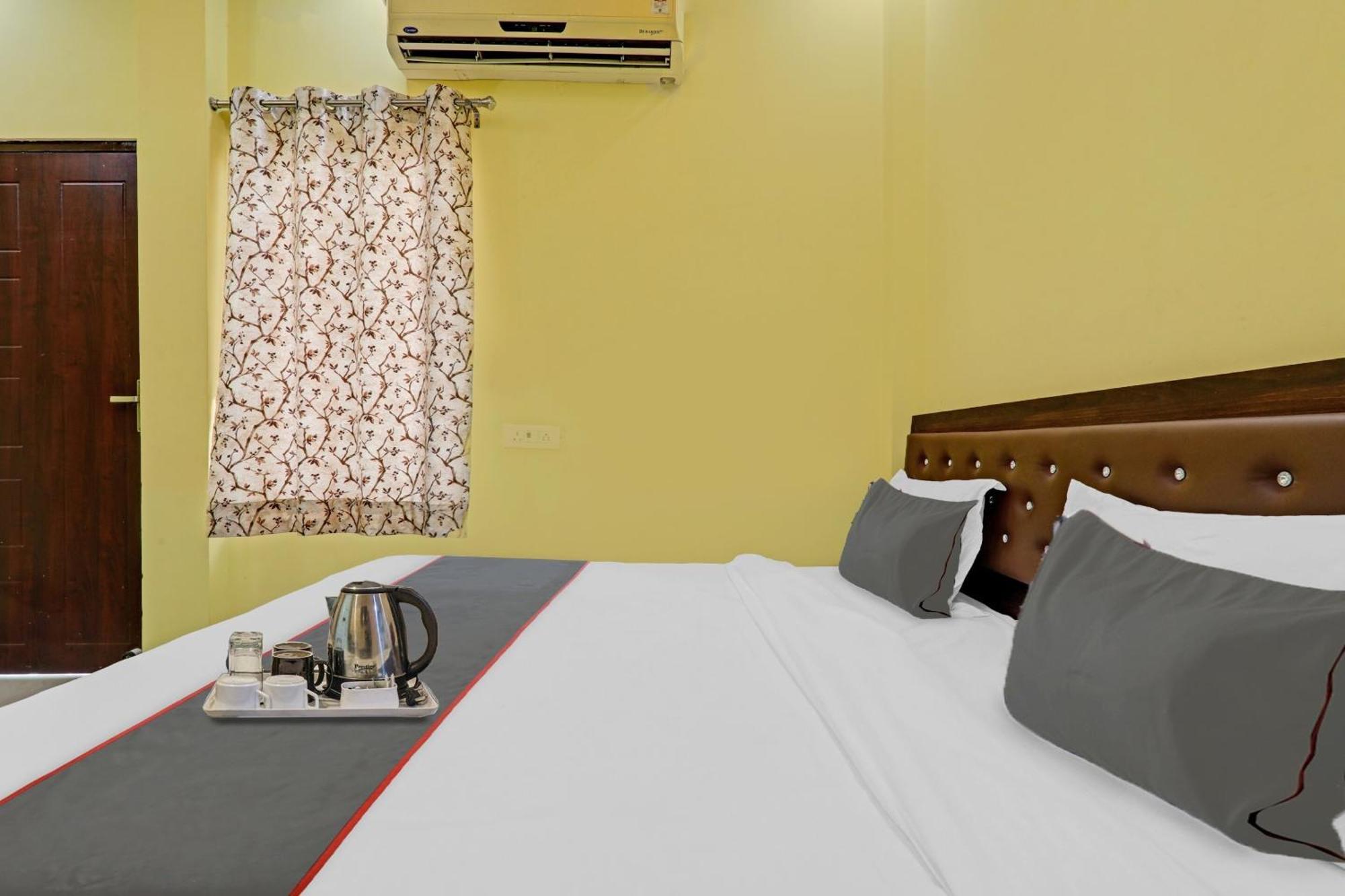 Capital O Phenix Elite Near Phoenix United Lucknow Exterior foto